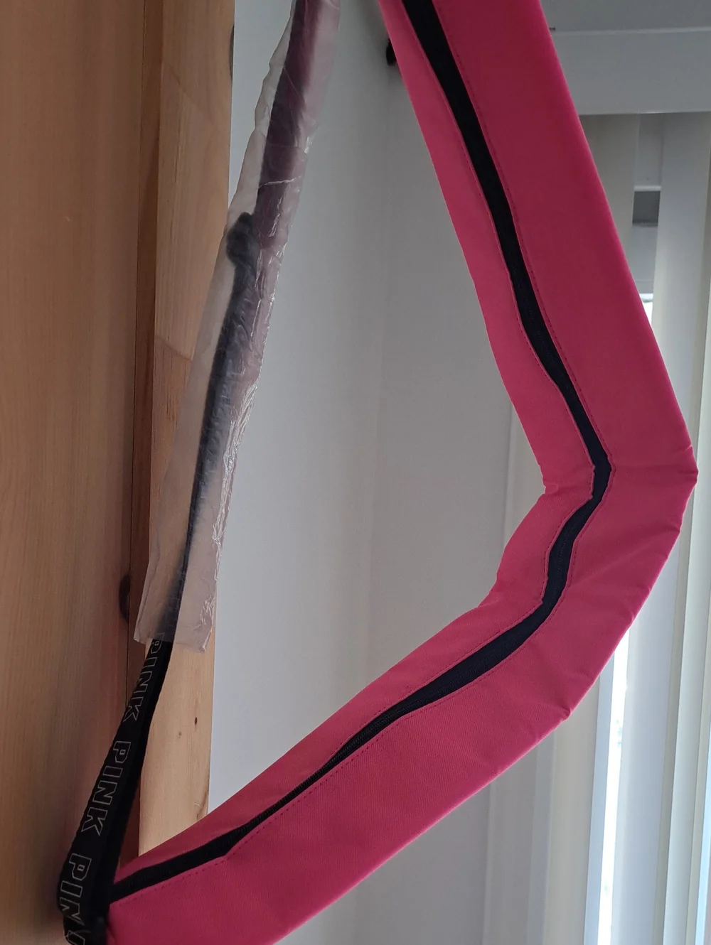 PINK  Victoria Secrets Sling Can Cooler - Picture 3 of 3